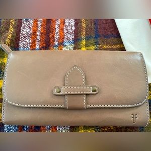 FRYE Leather wallet